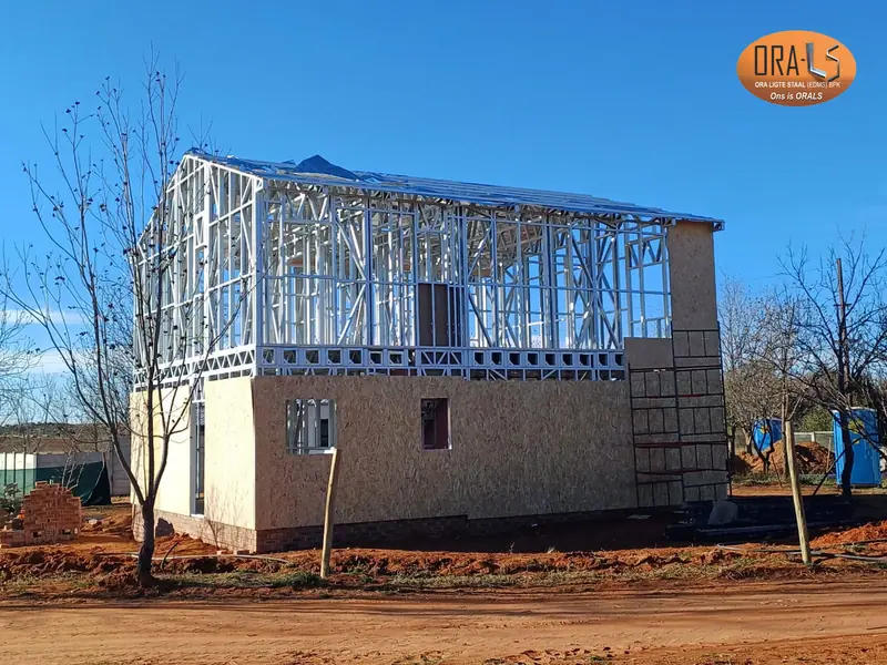 Residensiële projek 05: projekfoto 6 met 'n ORALS-verskafte struktuurstelsel en materiale